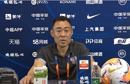 大儿子顿时一喜，连忙又道：妈，这事儿您可不能让我弟他们知道啊，万一传到我老婆那去，这个家就得翻天了……梅玉珍淡淡道：我知道，放心吧。